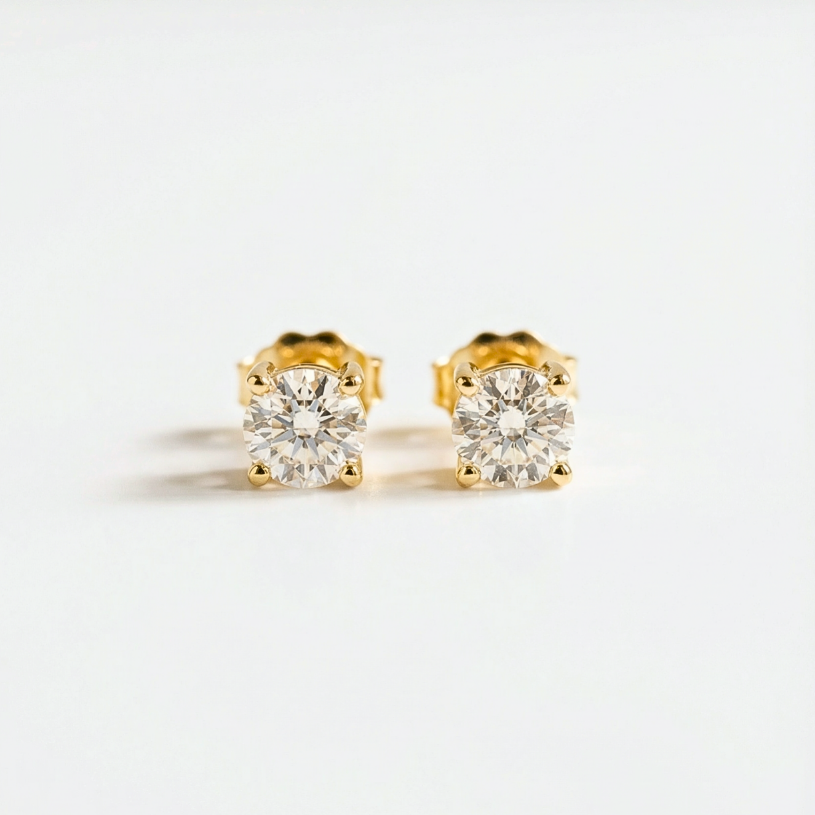 The Everyday Stud | Lab-Grown Diamond | 14K Gold