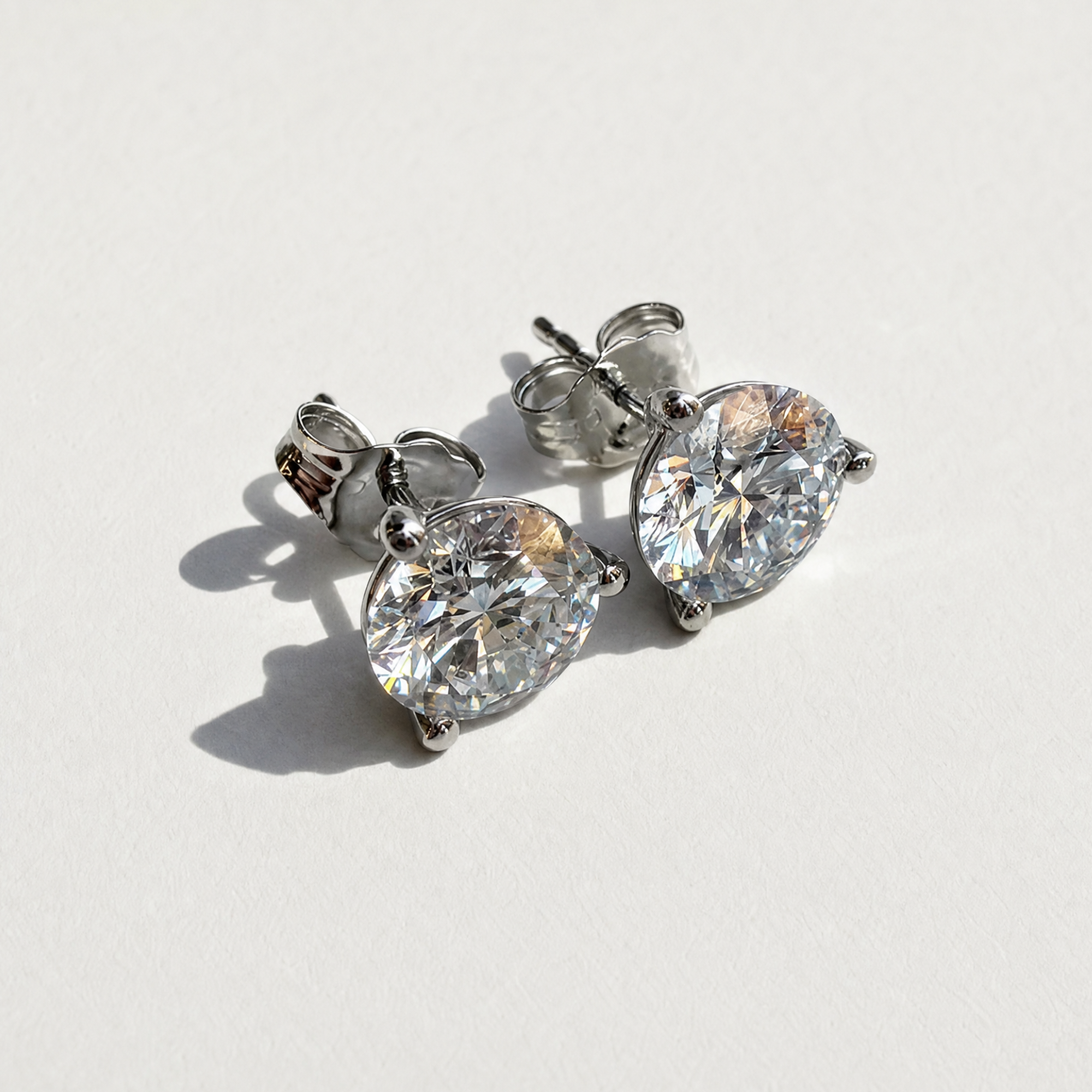 The Martini Stud | Round Brilliant Cut