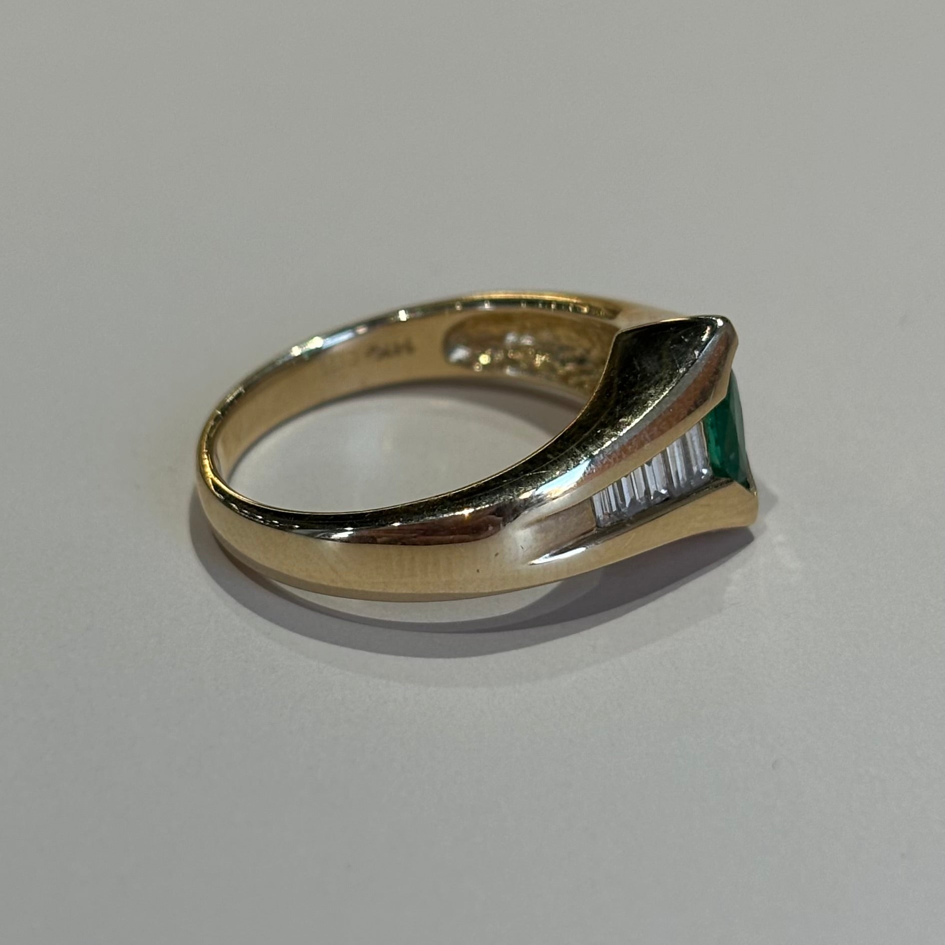 Retro Marquise Emerald & Diamond Baguette Ring | 14k Yellow Gold | Vintage