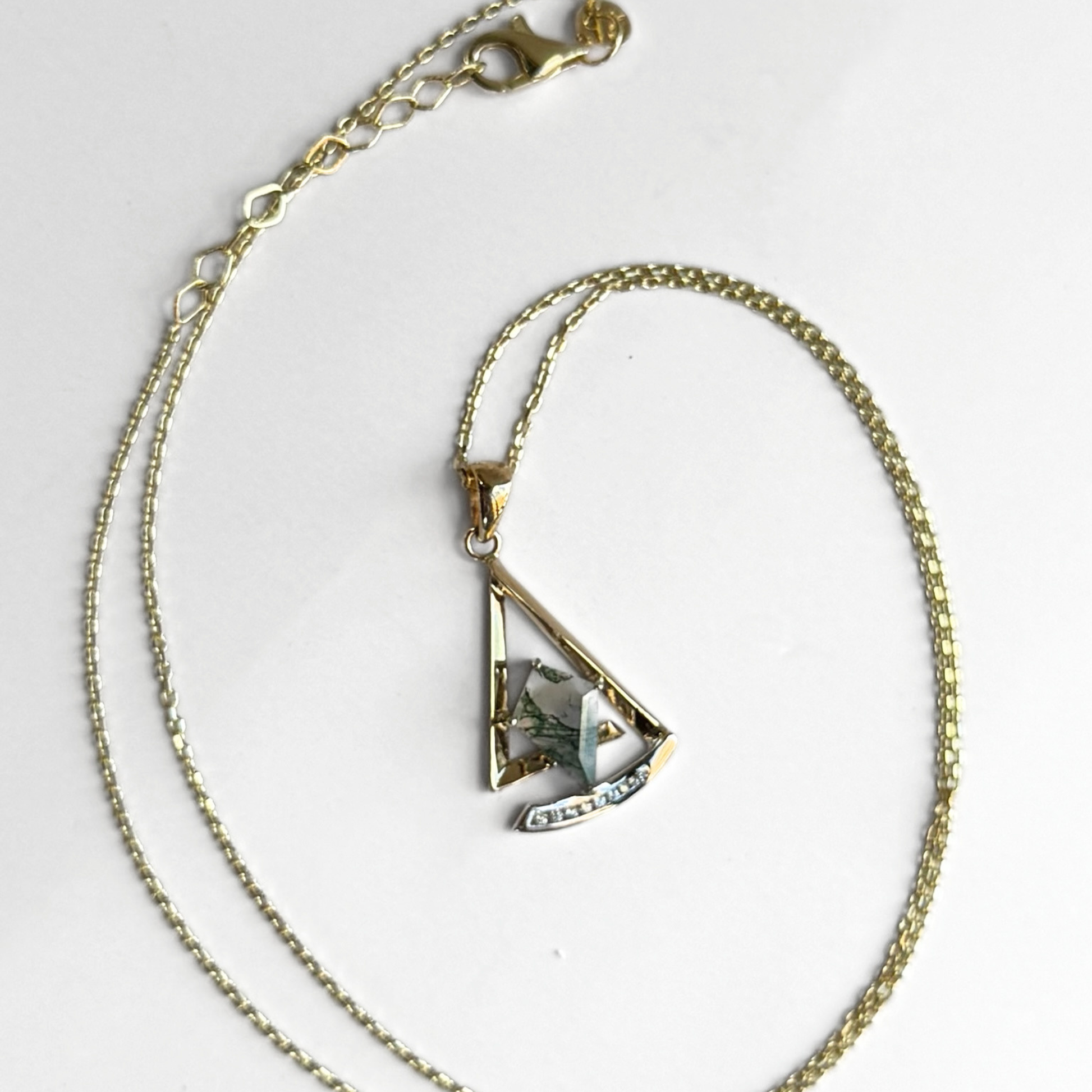 Kite Cut Moss Agate Necklace | 14K Two-Tone Gold