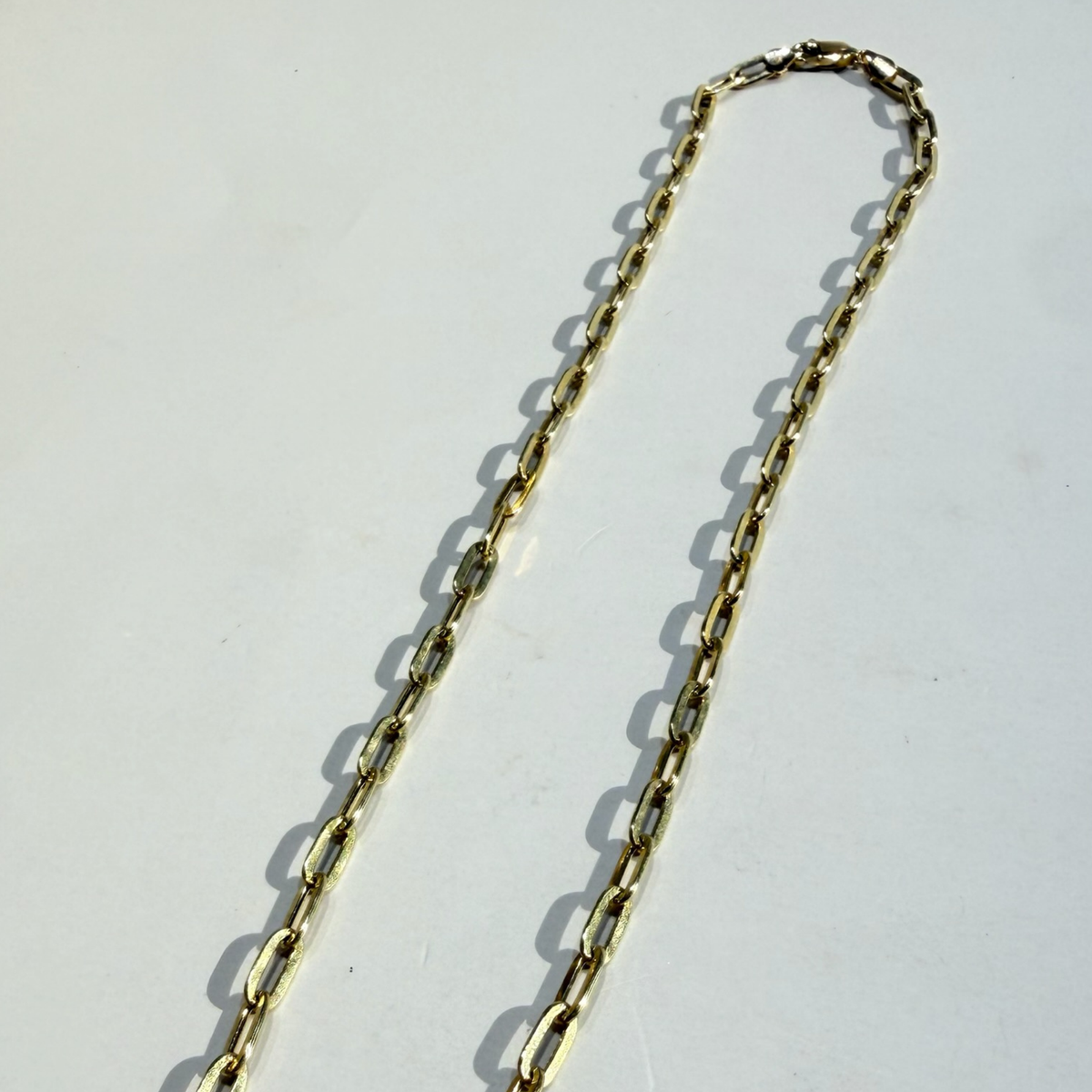 Medium Paperclip Chain | 10K Yellow Gold