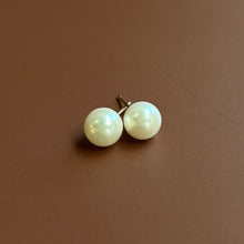  Pearl Studs