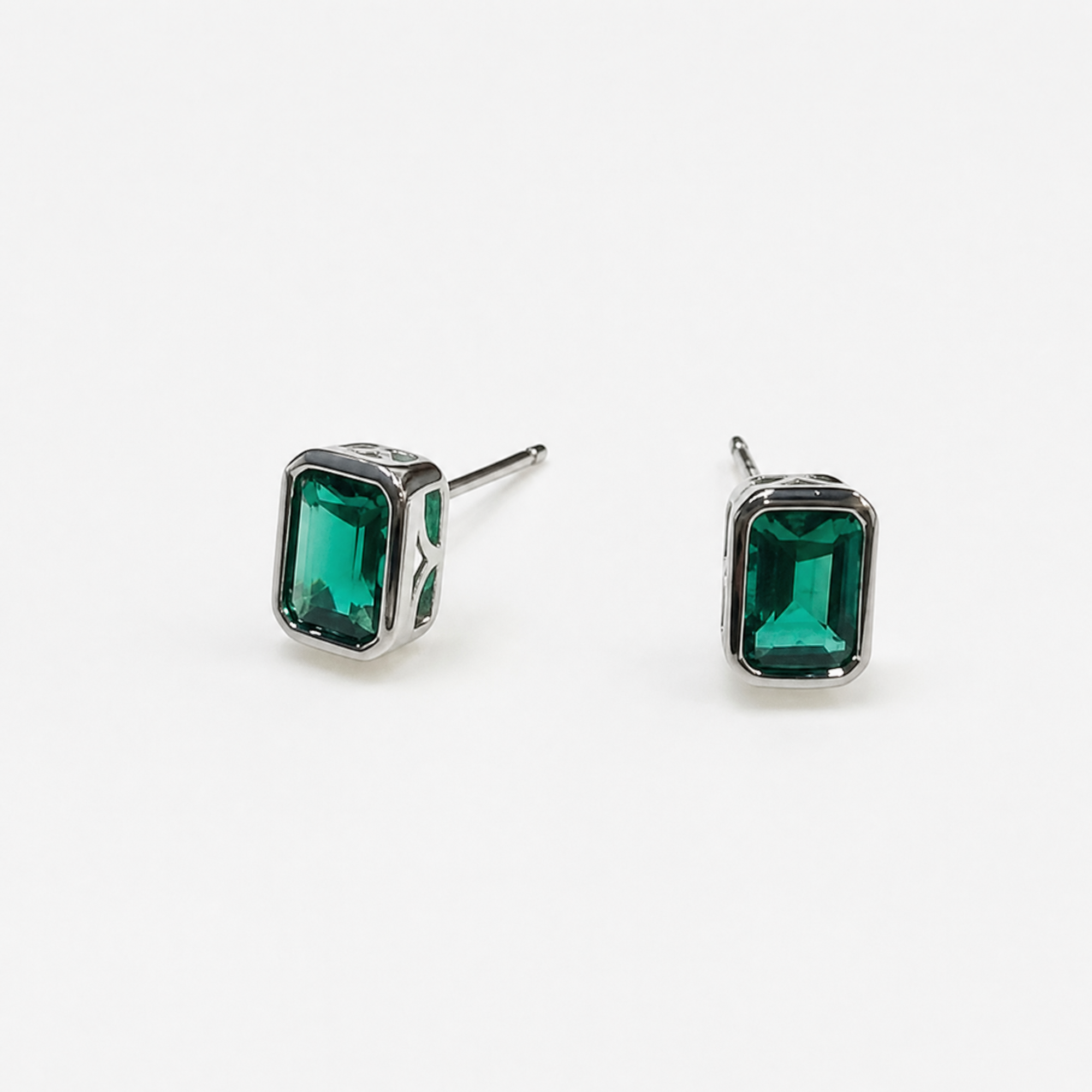 Emerald Cut Bezel Studs | Emerald | Sterling Silver