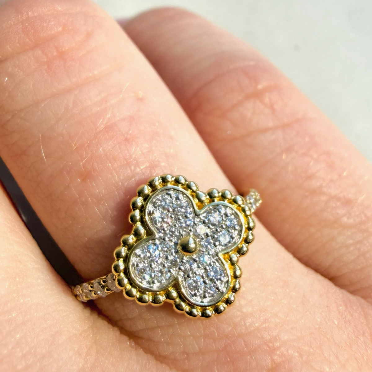 Diamond Clover Ring | 18K Yellow Gold