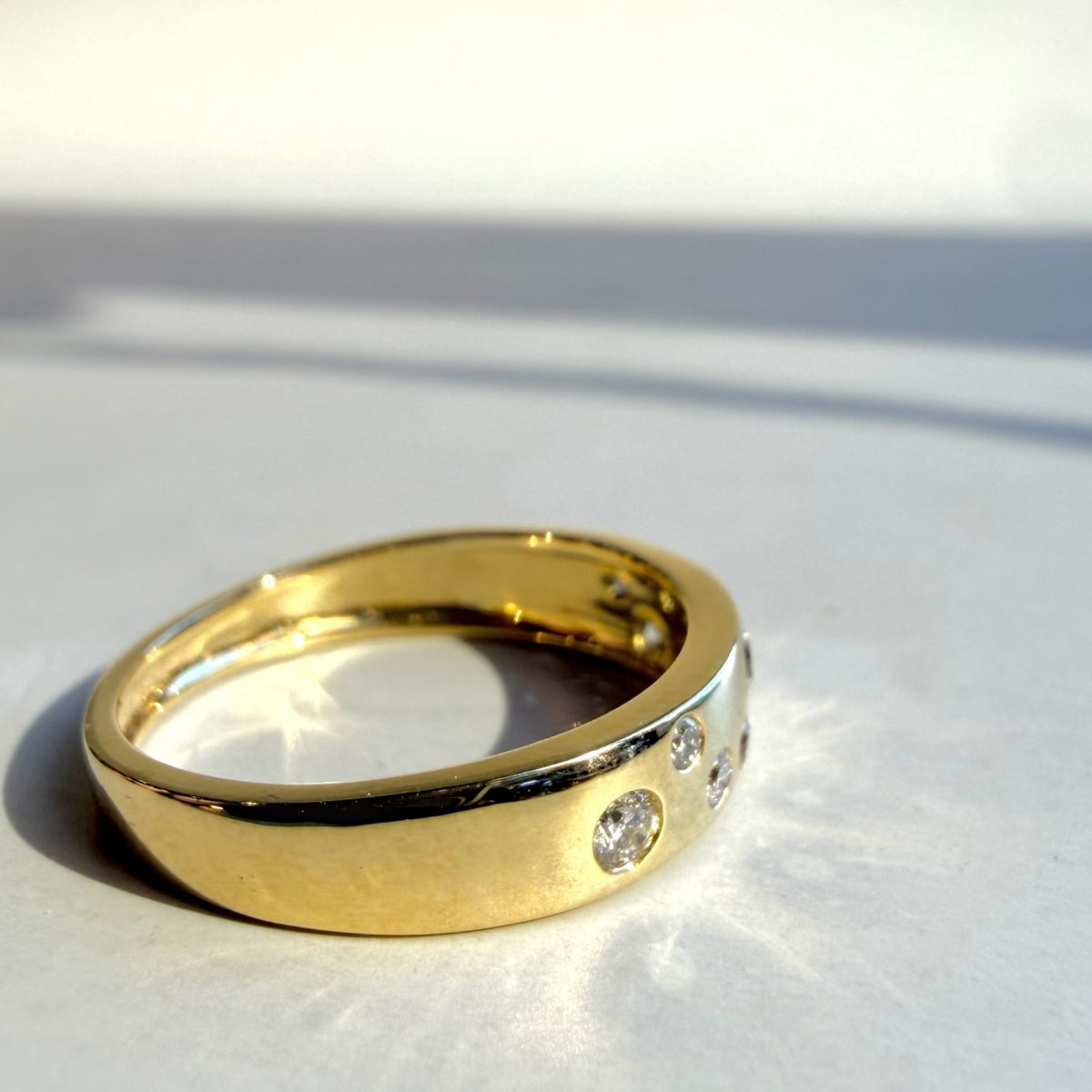 Flush Set Scattered Diamond Band