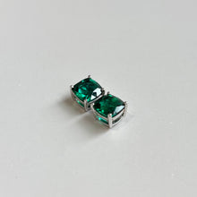  Emerald Stud Earrings