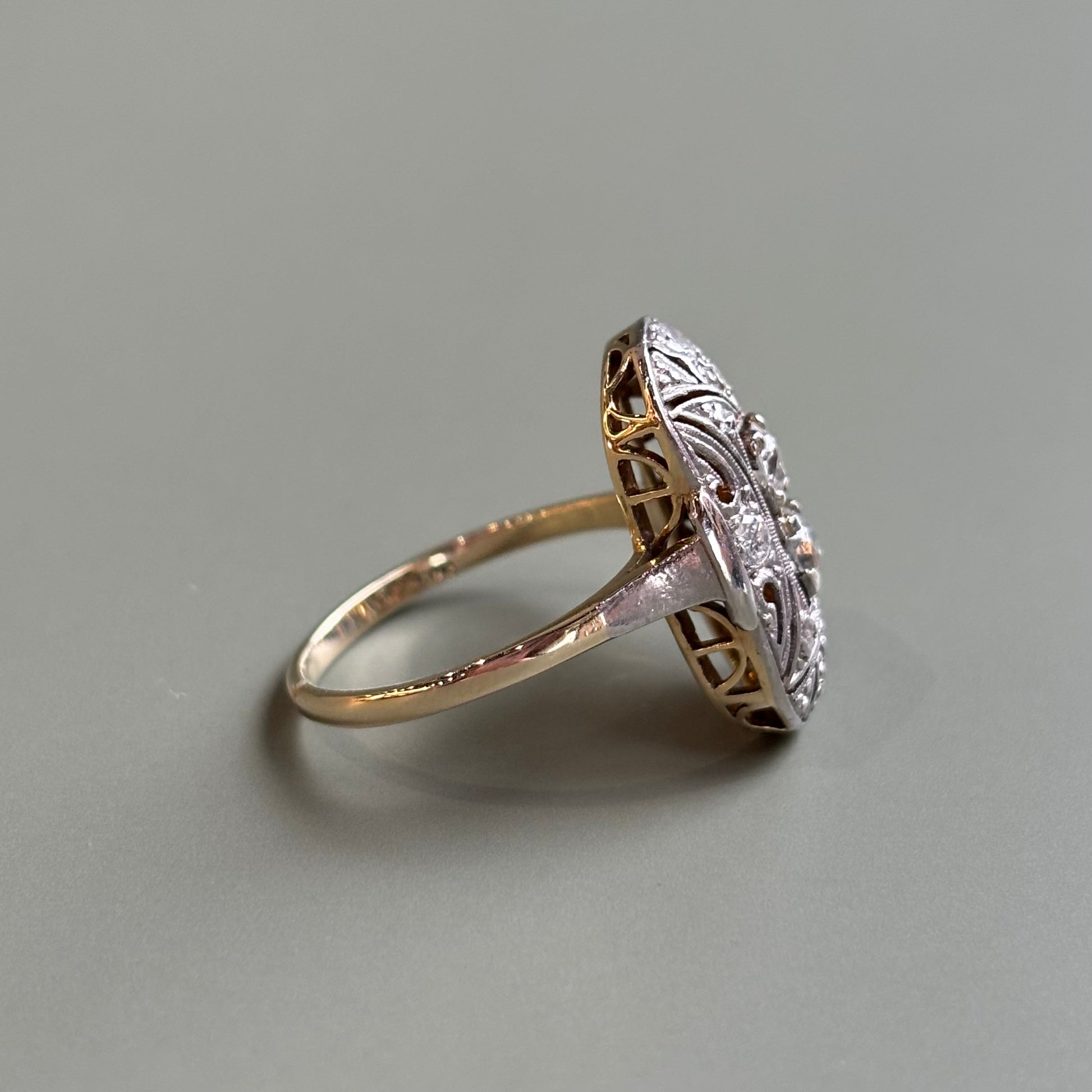 Art Deco Filigree Ring | 18K Yellow Gold & Platinum | Vintage