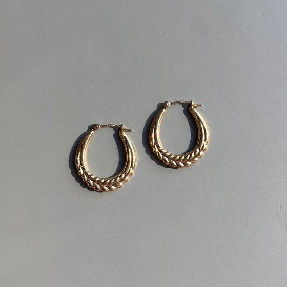 Detailed Hoops