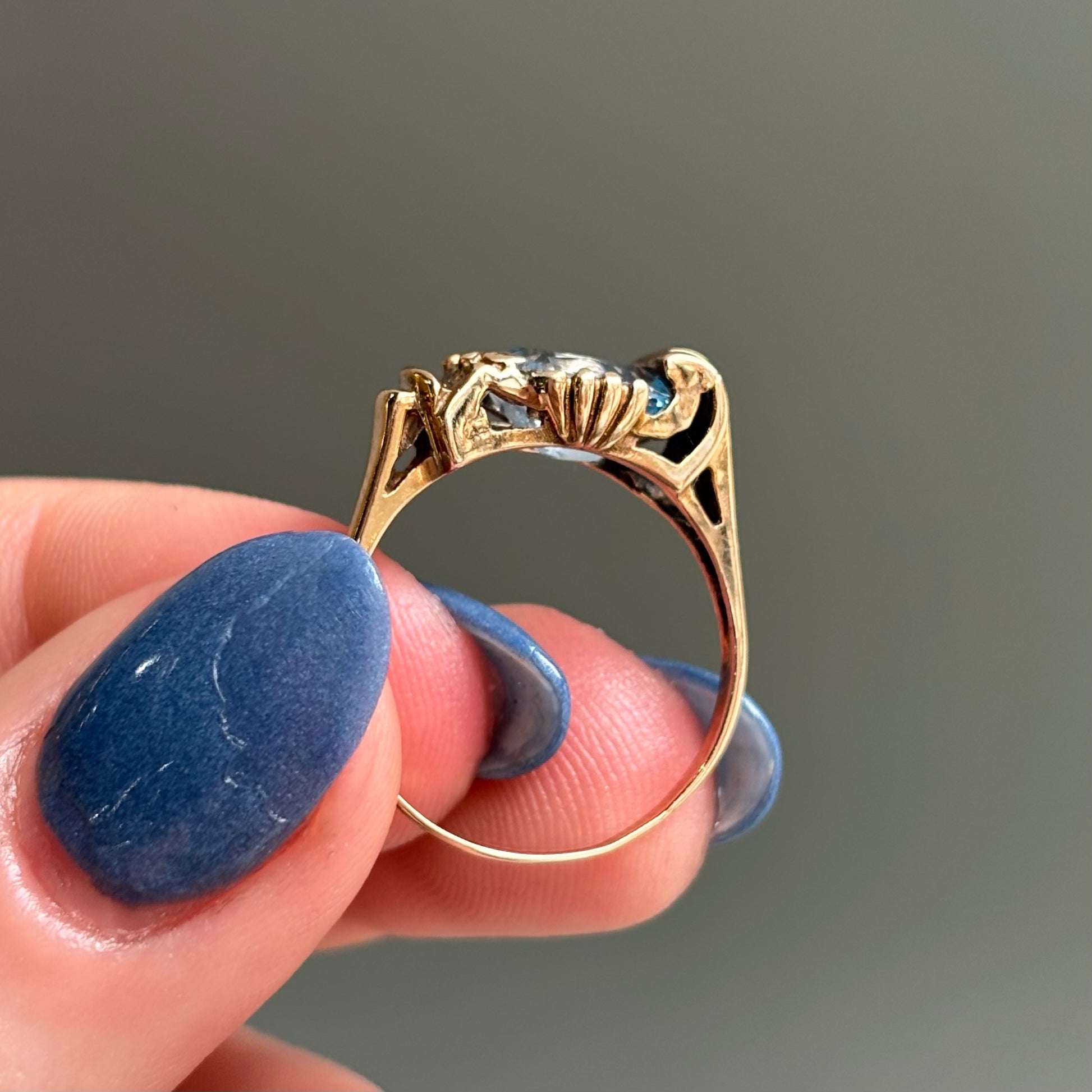 Victorian Aquamarine Ring | 14K Yellow Gold | Vintage