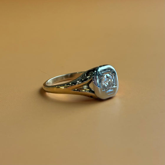 Art Deco Split-Shank Two-Tone Diamond Ring .25 ct