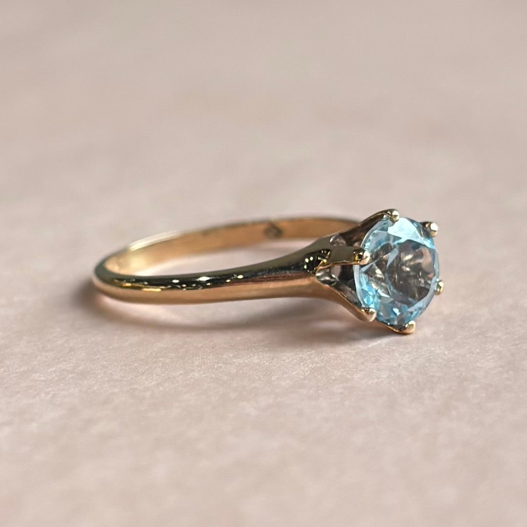 Aquamarine Solitaire Ring | 10K Yellow Gold | Vintage