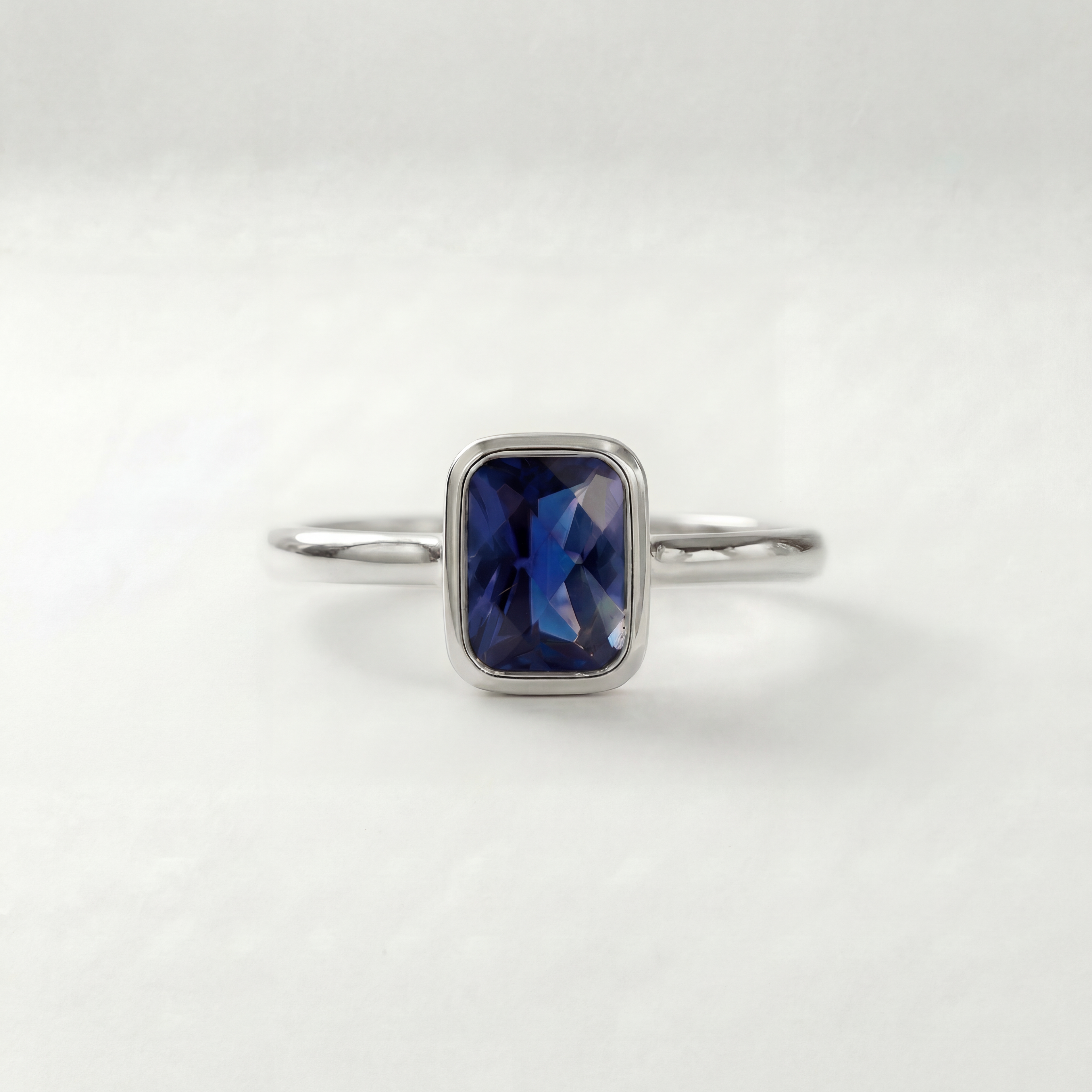 The Classic Bezel Ring | Lab-Grown Blue Sapphire